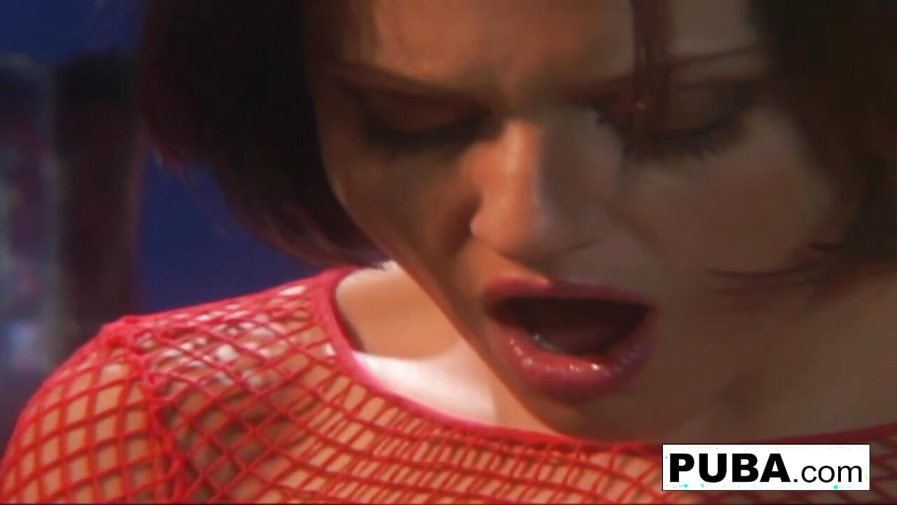 Dana and Naudia fuck each other