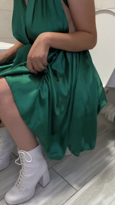 Prom Night Farts - Green Dress & White Heels