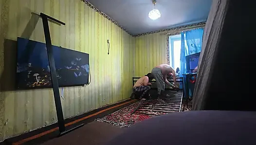 За кулисами, необрезанная. Мы строим новую секс-кровать