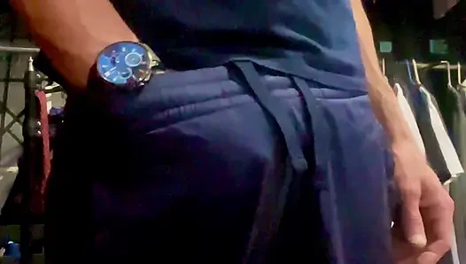 Mike yarağı okşuyor