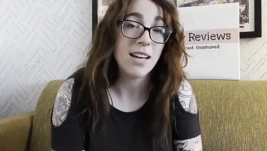 Öpüşme emen vibratörün NSFW incelemesi