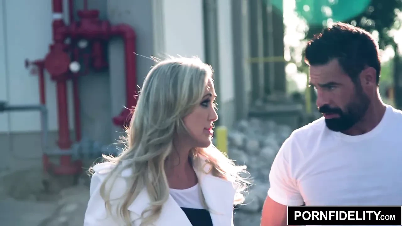 Pornfidelity Brandi Love被原子爆炸颜射