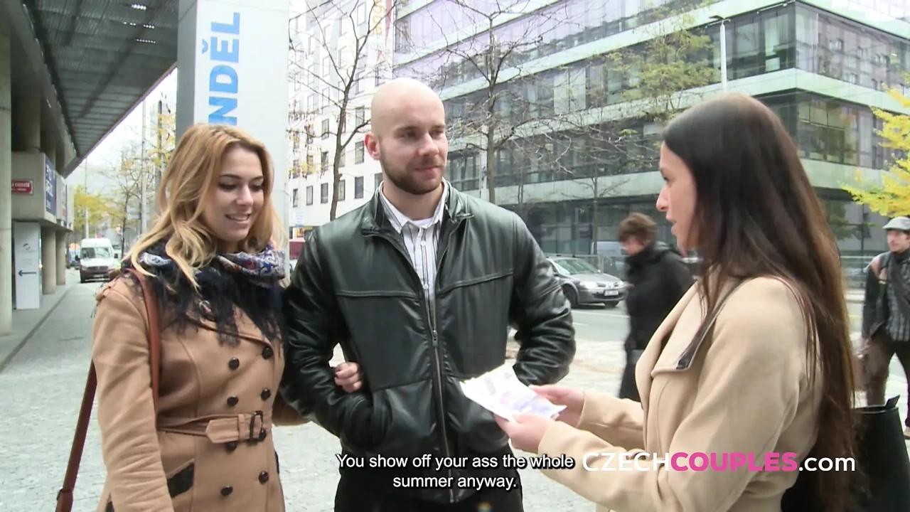 A spontaneous hallway hookup with an eager couple (Czech Couples)