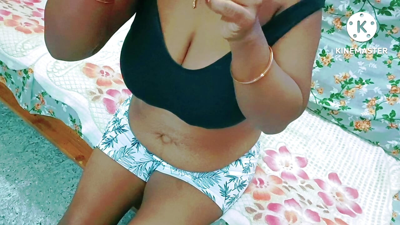 Tesão de namorada que anseia por sexo e um namorado correndo para satisfazer seu desejo - áudio erótico completo com mo quente