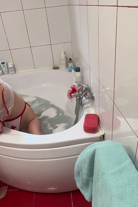 Breath Holding Underwater While I Make Myself Cum