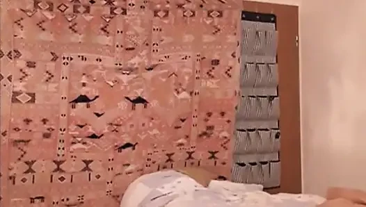 Büyükannenin Iyi Bir Sevişmeye Ihtiyacı Var!