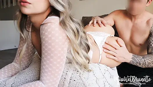 Backshot - pantat bahenol cewek amatir ini dijilat dan dientot habis-habisan sampai dicrot di dalam sama pacarnya