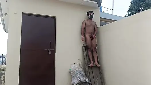 Hintli yıldızı sansu çıplak