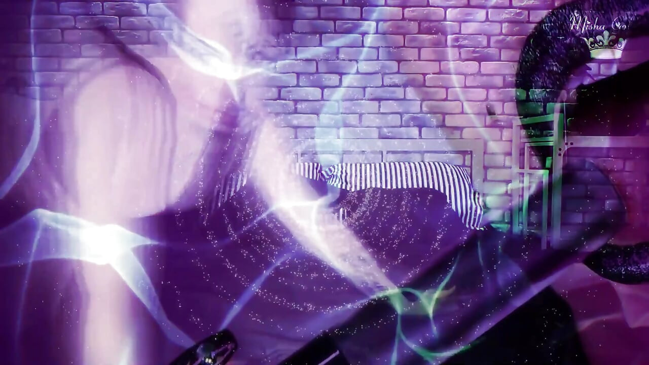 Snif and pump it out cum for me