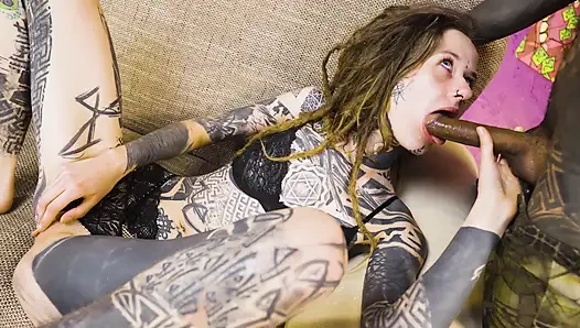 Татуированная пара уничтожает друг друга - жесткий долбеж и глубокий анал