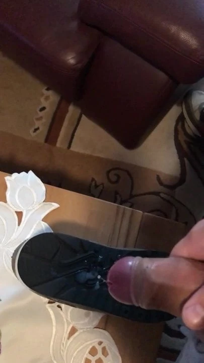 Cum on Nike Airmax90