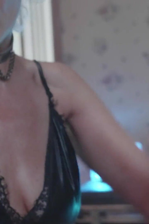 SPH - Marvellee is getting ready for her cam show