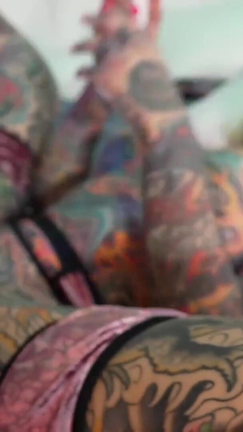 Trans Rainha Lucy Hart fode Tiger Lily para que eu possa me masturbar para sweetfemdom | Clipe 1