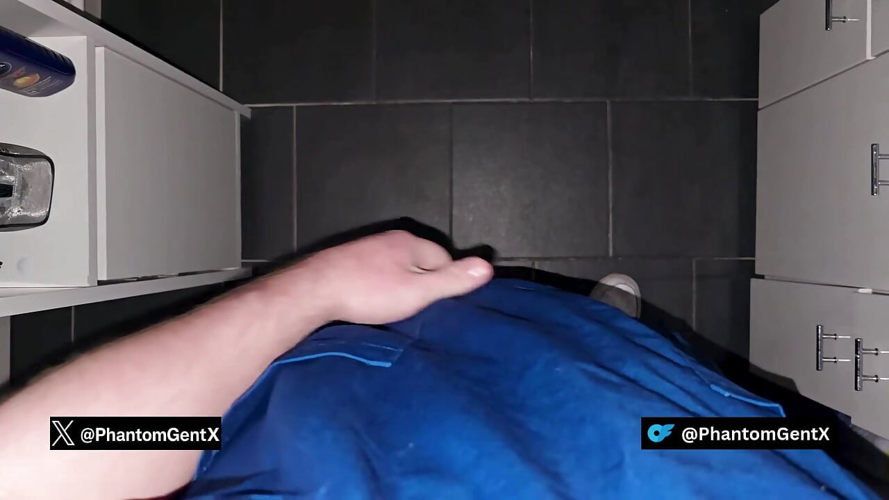 German Doctor sneaks to toilet and jerks out his secret - PhantomGentX