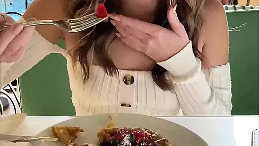 Frühstück und ein schaumbad mit katie kush