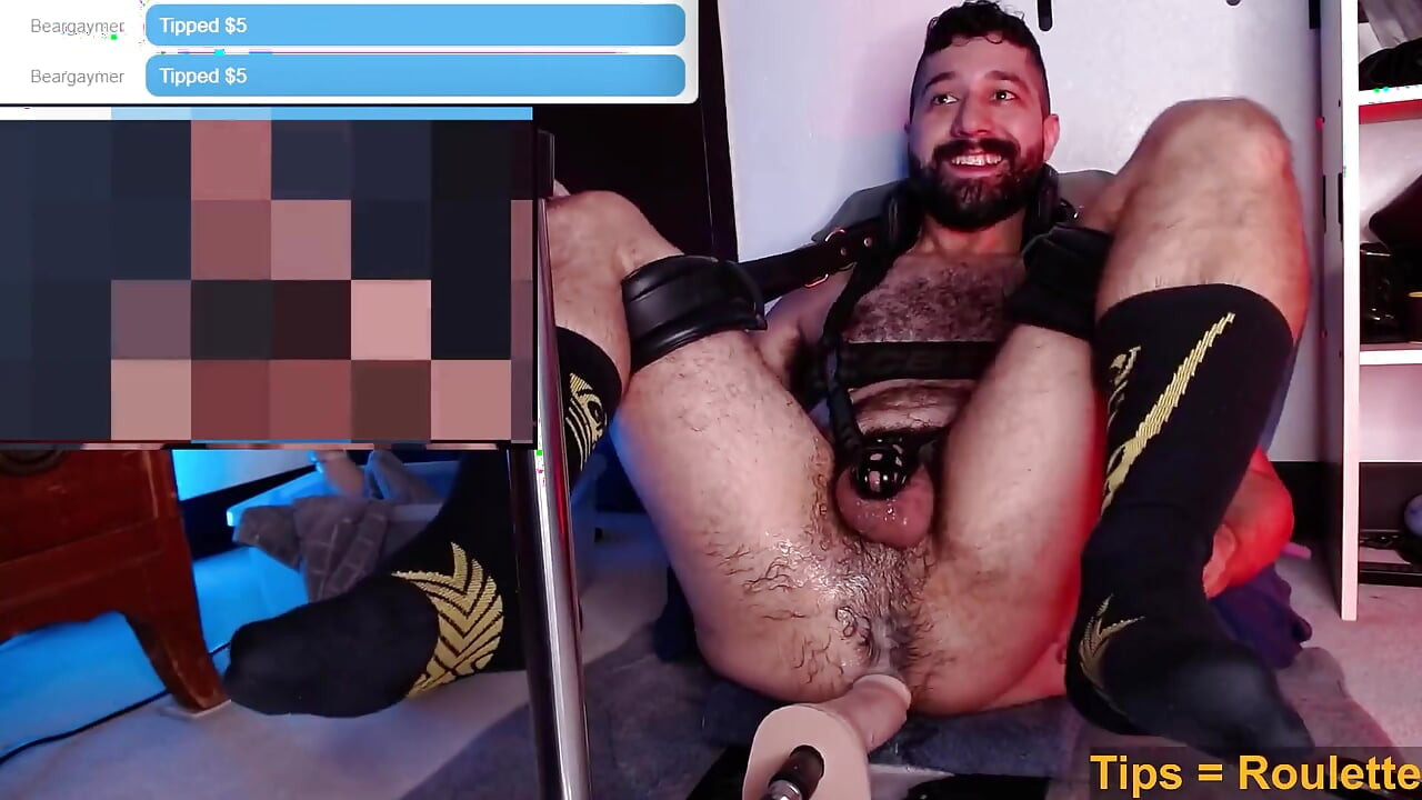 Abril 2026 show de cámara en vivo: ¡charlando sobre el porno favorito mientras se la follan con una máquina!
