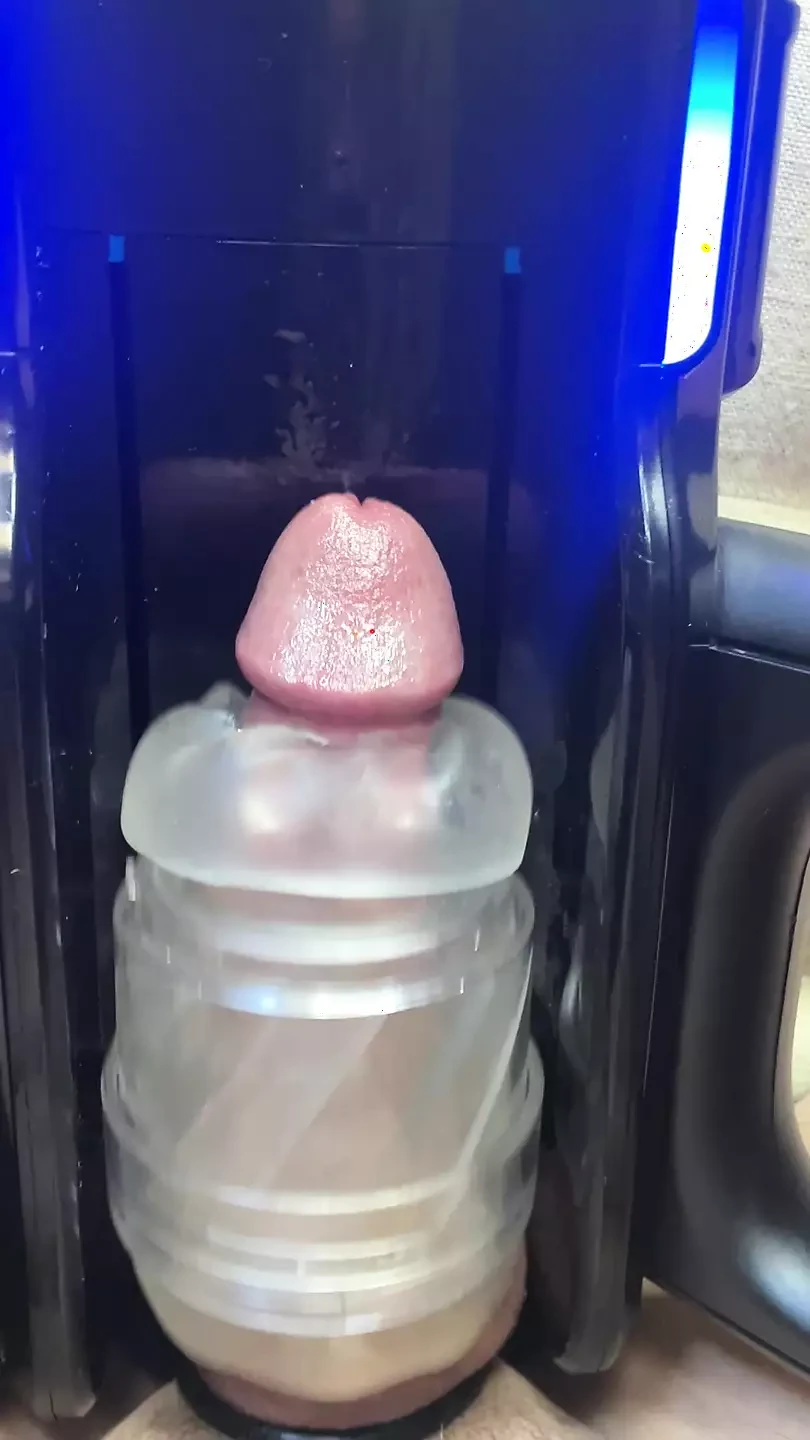 Az Auto Stroker leereszti a heti hosszú anyát