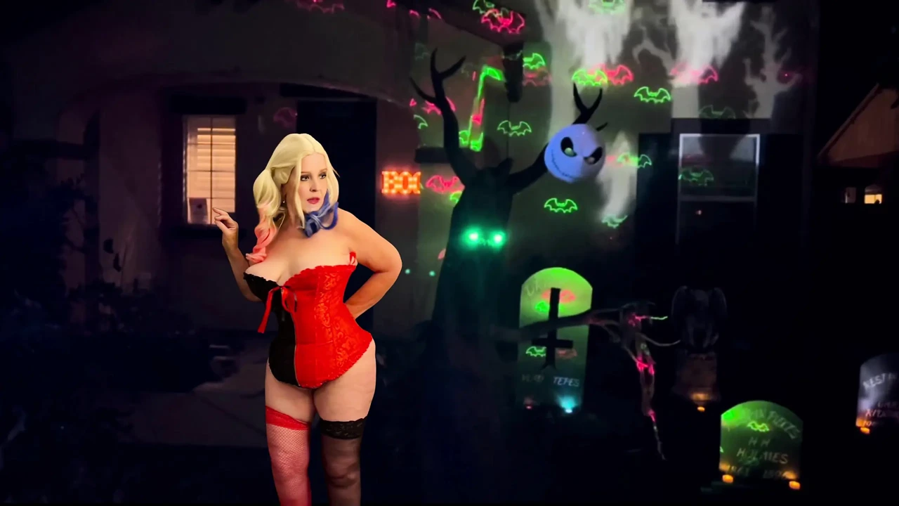 Granny Harley Quinn: Cocksucking, Dildo Playing, Missionary Fucked Slut Villain