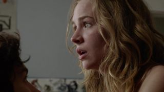 Britt Robertson - Sous le dôme S01E01 (2013)