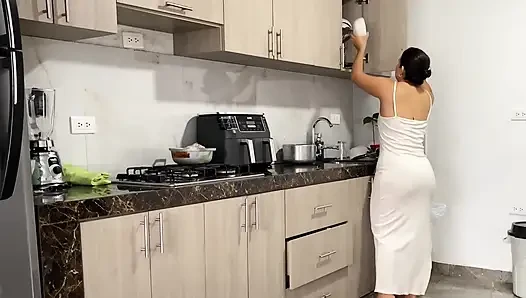 Meine Stiefmutter Will Heftigen Sex in Der Küche