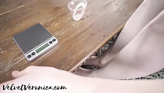 Wow! Aku bikin dia crot sambil direkam