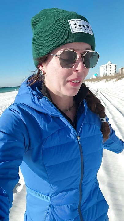 Šetnja po plaži Poziva na brzi orgazam!