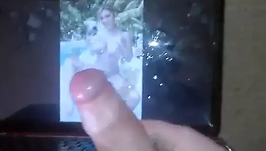 Claire Dames'e boşalıyor