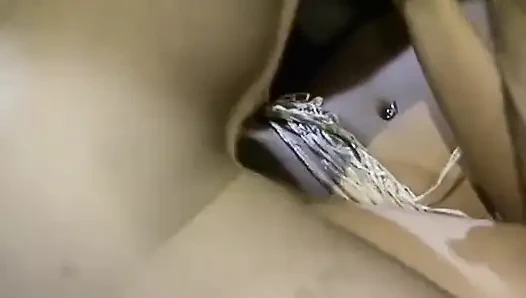 Hawaiische schätzchen tropfen sperma nach intensivem piledriver-hämmern