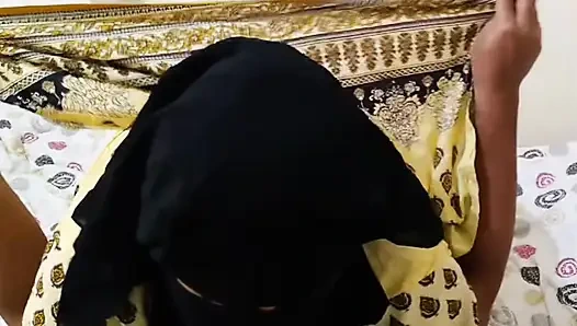 Тетушка трахает меня, когда моих родителей нет дома