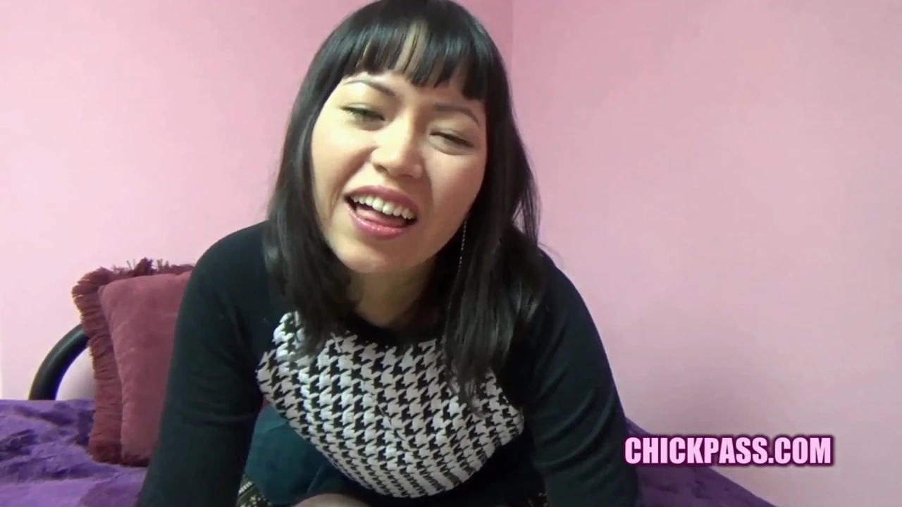 Yuka Ozaki goes down on a stiff dick