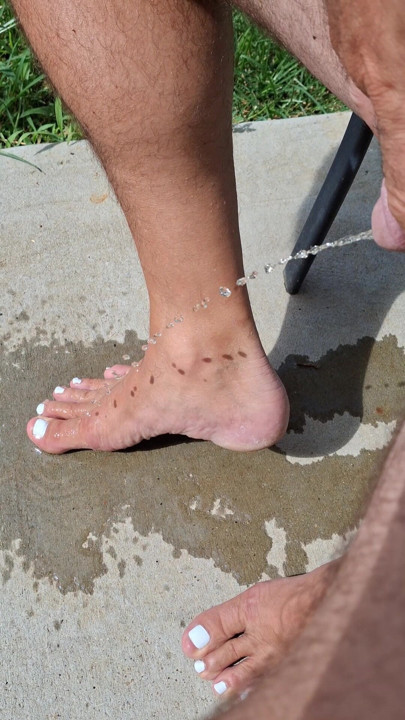 Peeing on my own painted toes