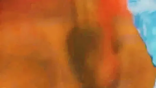 Ateşli, ele geçirilmiş bir melekti, sinemaya gitti ve günah işledi, bira içti ve yere tükürdü.