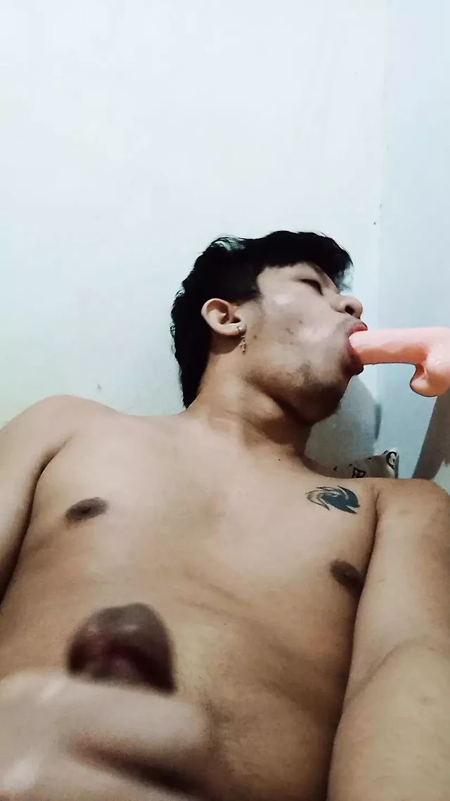 Kraken - Wanking and suck my dildo