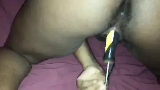 Sri lanakan spa girl   pussy  pleasing  solo