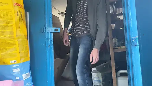 A warehouse worker fucked the manager hard right there on the boxes and put her in her place
