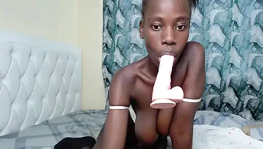 Lina - Ebony Dance Tease - Slim Body Twerk Show