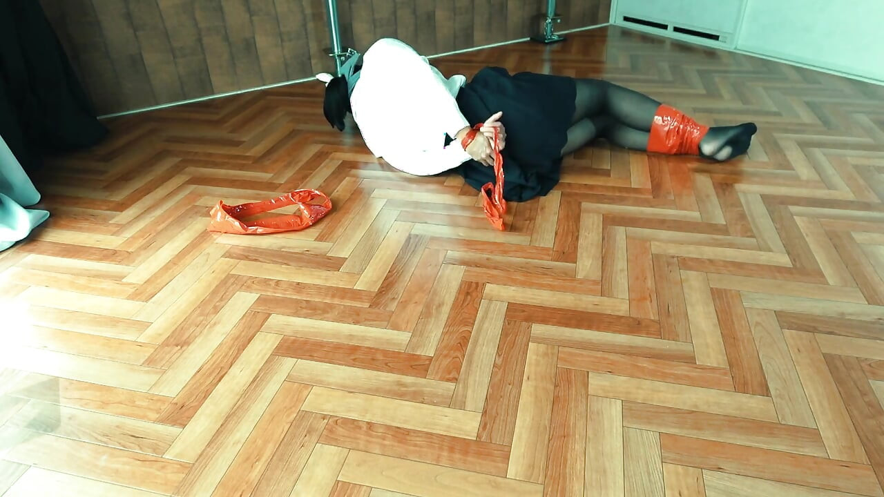 テープ拘束からの脱出