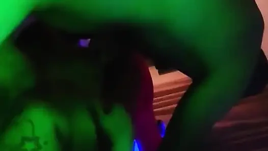 Cewek seksi dengan tenggorokan ini lagi asik ngentot tenggorokan - pov