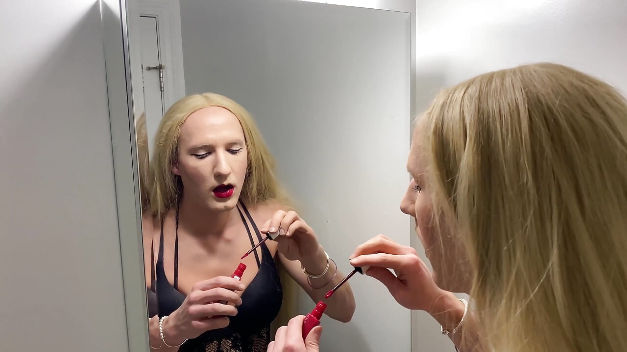 Full Male to Female Crossdressing Transformation