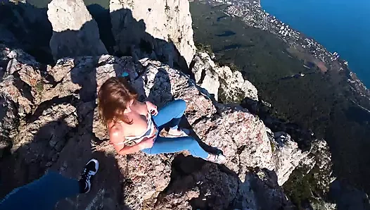 Risky Public fuck on a cliff till a huge load on abs of this beautiful lustful beauty