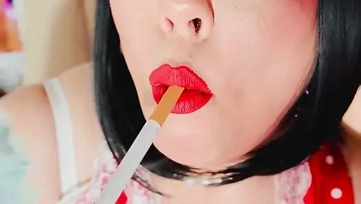 Instruksi merokok dari ratu merokok anda, tina snua. Smoke With Me - Goyang-goyang Menghirup Snap
