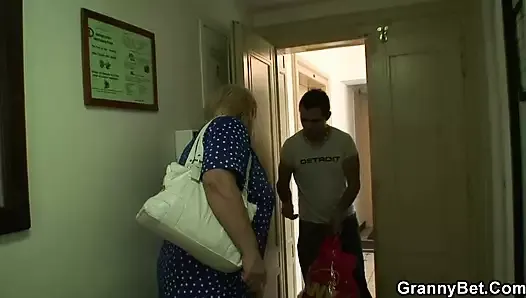 Younger guy seduces very old blonde grandma