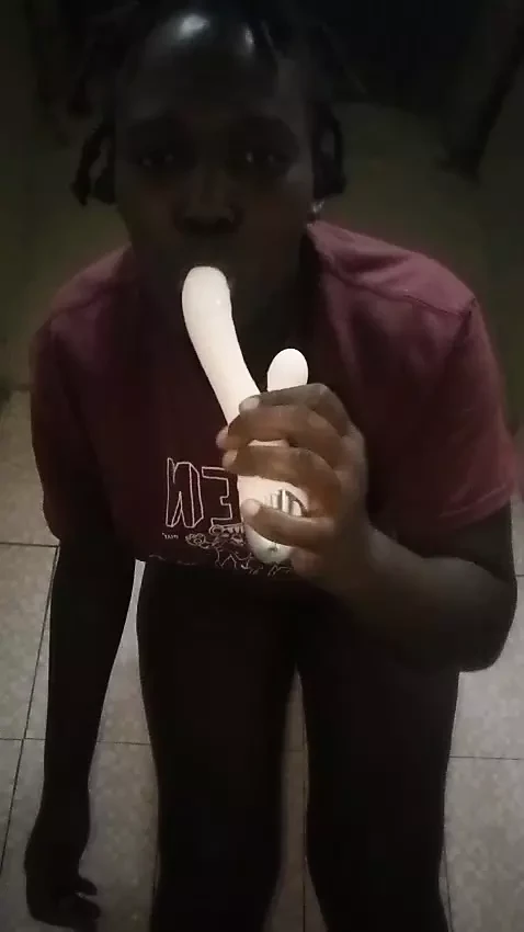 Big ass very tight pussy Kenyan girl squirts