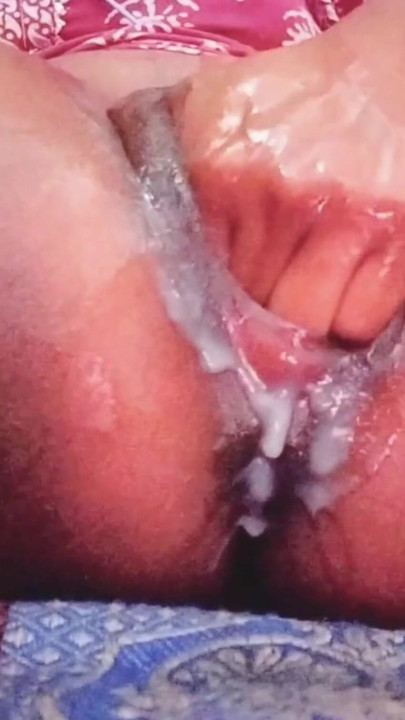 Desi Village girl Secret night mastrubating and fisting very bad | Clip 1