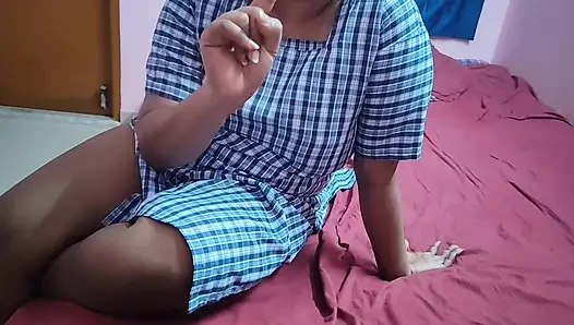 Membantu saudara tiriku untuk membuat kontol kecilnya lebih besar dengan berbicara seperti pelacur kotor dalam bahasa india