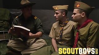 ScoutBoys Scoutmaster Rick Fantana scopa senza preservativo vergini scout in tenda