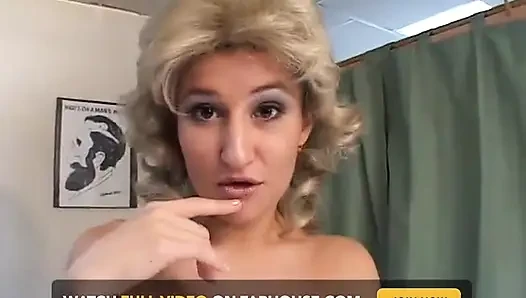 Lina ilk kez çıplak