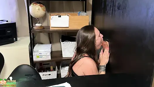 Lubang pantat sekretaris super semok 160 ochw sasha disumpal