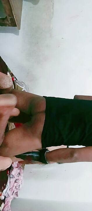 Fantasma seduce a la sexy Reshmi en privado