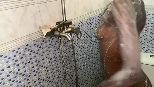 Heißes ebenholz-schätzchen, badezimmer necken, kurvige natürliche schönheit